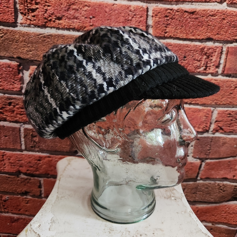 Winter hat - Picture 2 of 8